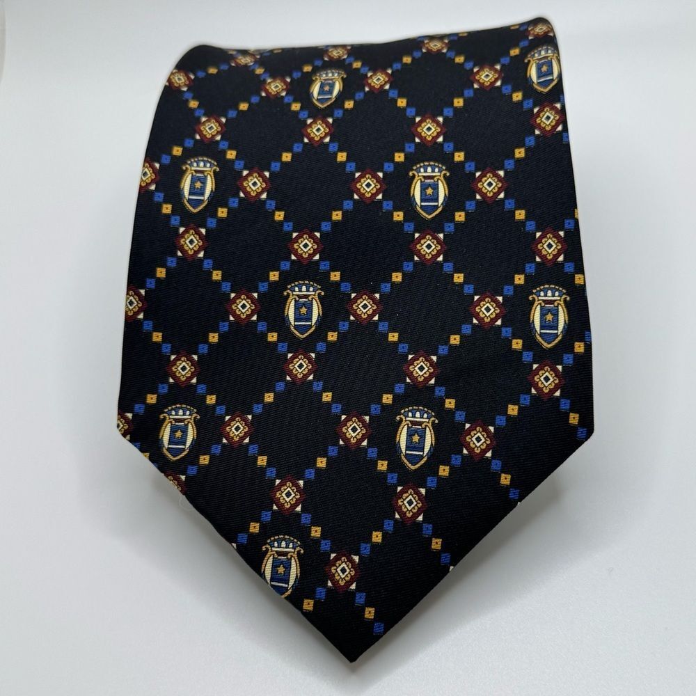 Tommy Hilfiger Black and Gold Silk  Tie with Sophisticated Pattern